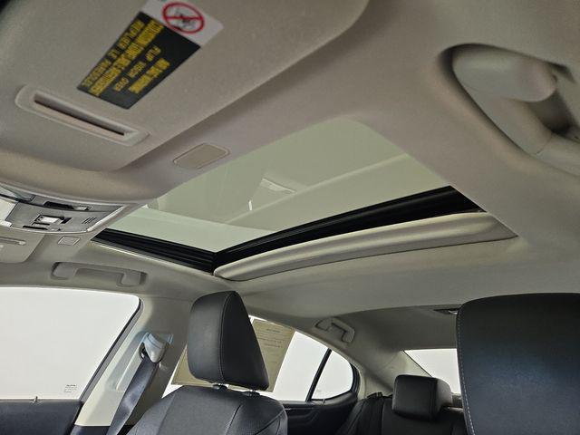 used 2021 Lexus ES 300h car, priced at $32,490
