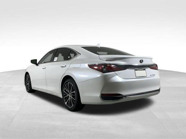 new 2024 Lexus ES 300h car, priced at $51,165