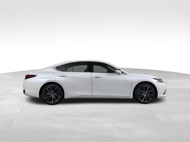 new 2024 Lexus ES 300h car, priced at $51,165