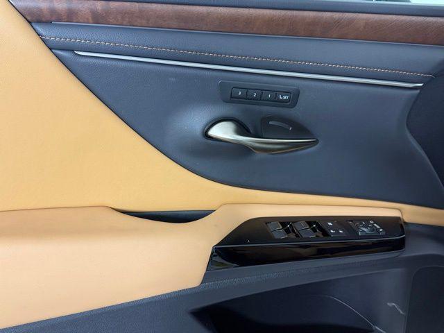 used 2024 Lexus ES 300h car, priced at $44,990