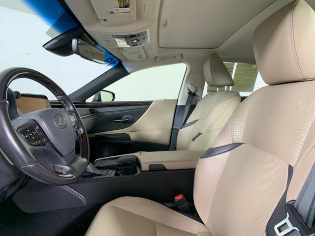 used 2019 Lexus ES 300h car, priced at $24,990
