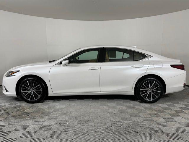 used 2024 Lexus ES 250 car, priced at $40,490