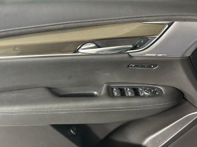 used 2022 Cadillac XT6 car, priced at $27,990