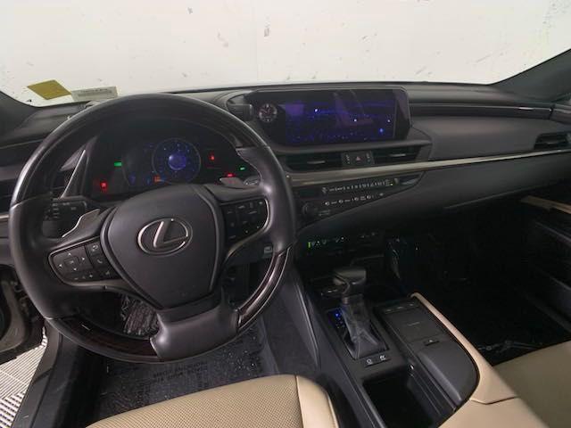 used 2020 Lexus ES 300h car, priced at $34,490