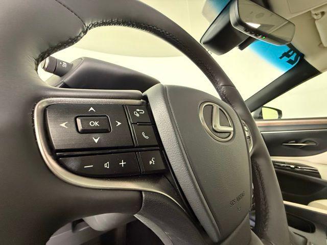 used 2024 Lexus ES 300h car, priced at $46,990