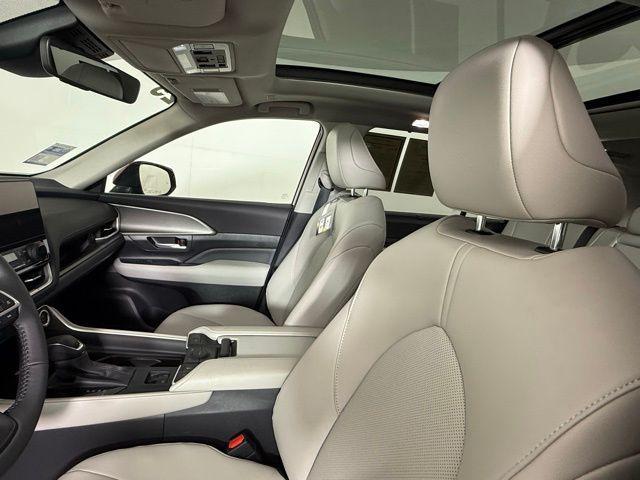 used 2025 Toyota Grand Highlander car, priced at $48,990
