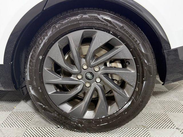 used 2022 Land Rover Discovery car, priced at $30,490