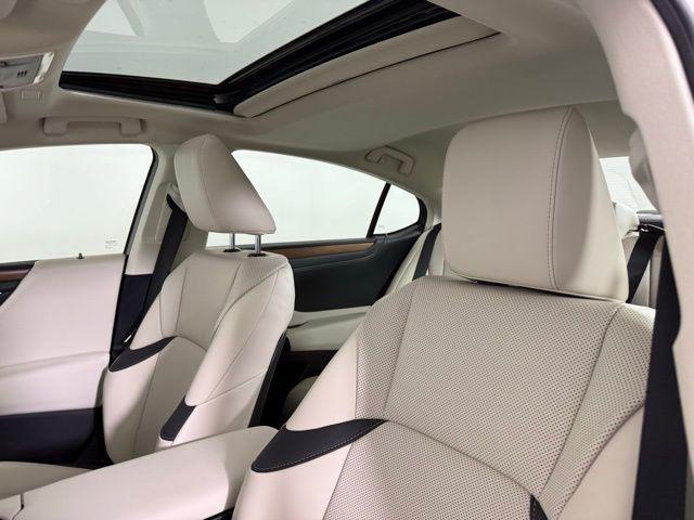 new 2025 Lexus ES 350 car, priced at $48,464