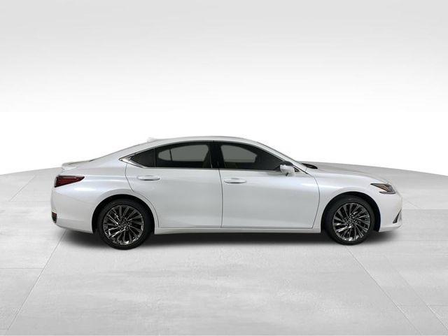 new 2024 Lexus ES 300h car, priced at $54,320