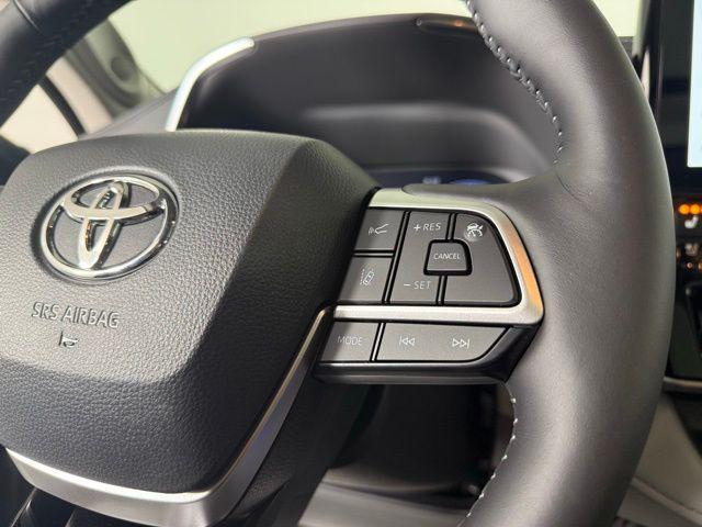 used 2025 Toyota Highlander car, priced at $53,990