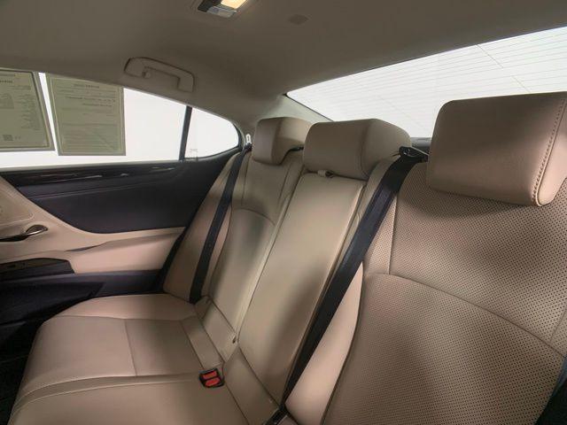 used 2019 Lexus ES 300h car, priced at $29,990