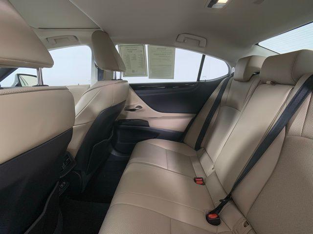 used 2019 Lexus ES 300h car, priced at $29,990