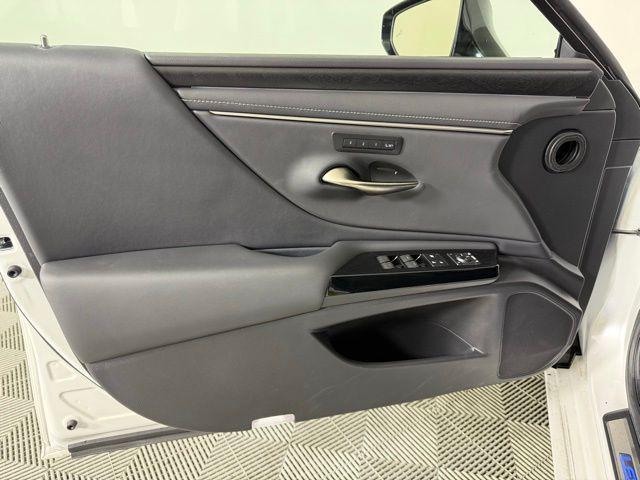 used 2025 Lexus ES 300h car, priced at $44,990