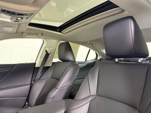 used 2025 Lexus ES 300h car, priced at $44,990