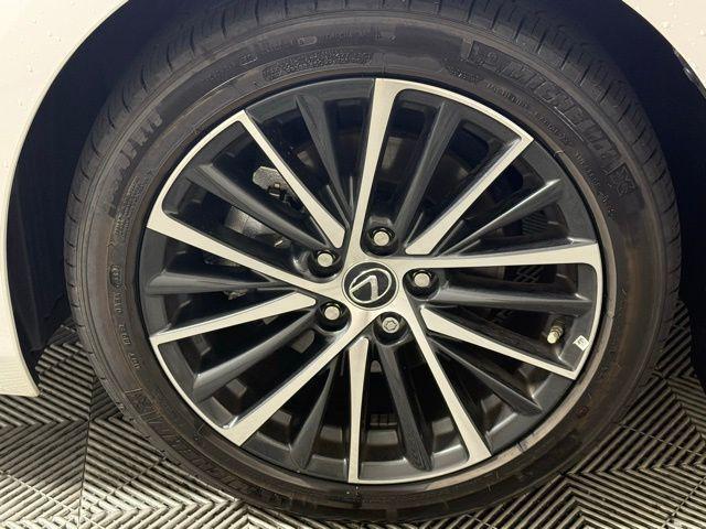used 2025 Lexus ES 300h car, priced at $44,990