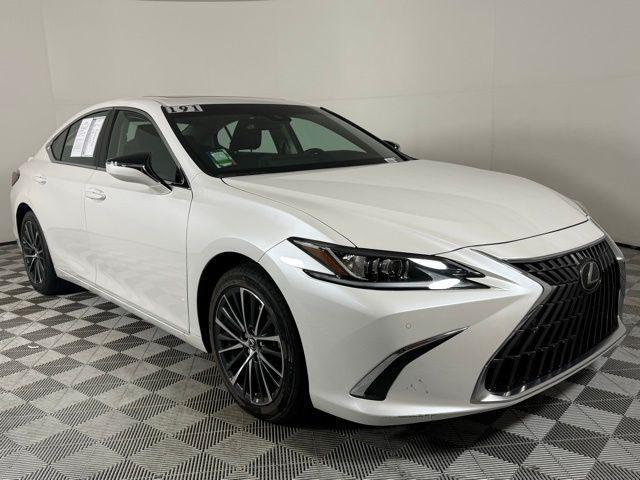 used 2025 Lexus ES 300h car, priced at $44,990