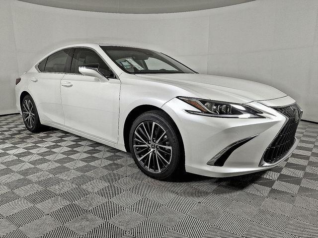 new 2025 Lexus ES 300h car, priced at $51,344