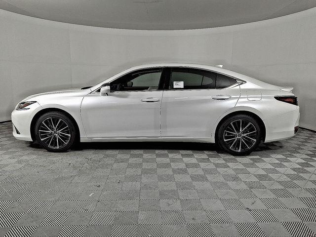 new 2025 Lexus ES 300h car, priced at $51,344