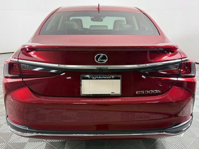 new 2025 Lexus ES 300h car, priced at $50,624
