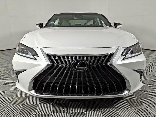 new 2025 Lexus ES 300h car, priced at $50,824