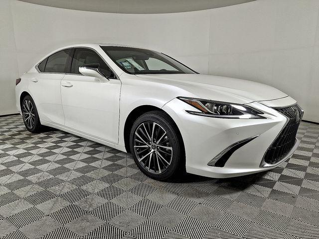 new 2025 Lexus ES 300h car, priced at $50,824