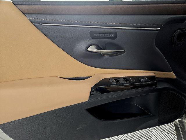 new 2025 Lexus ES 350 car, priced at $49,924