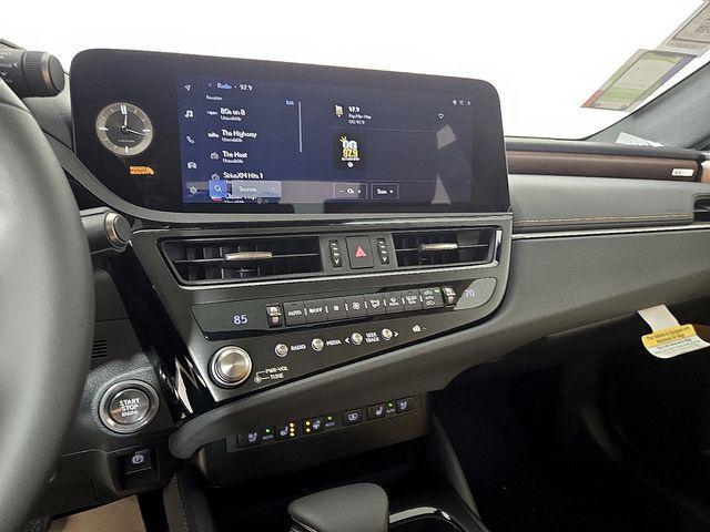 new 2025 Lexus ES 350 car, priced at $49,924