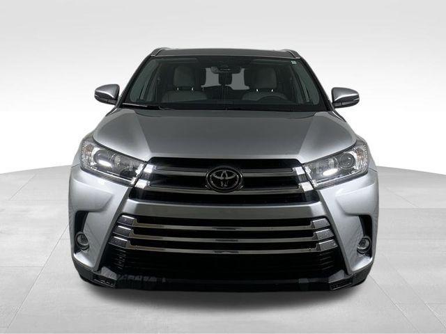 used 2019 Toyota Highlander car, priced at $30,990