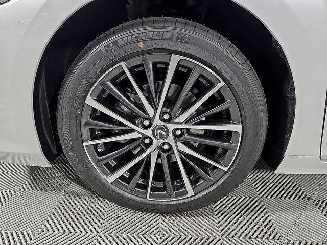 new 2025 Lexus ES 350 car, priced at $48,684