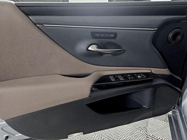 new 2025 Lexus ES 350 car, priced at $49,275