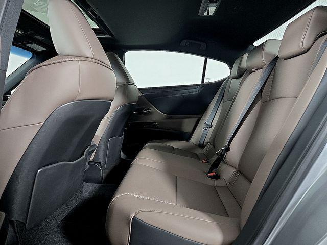 new 2025 Lexus ES 350 car, priced at $49,275