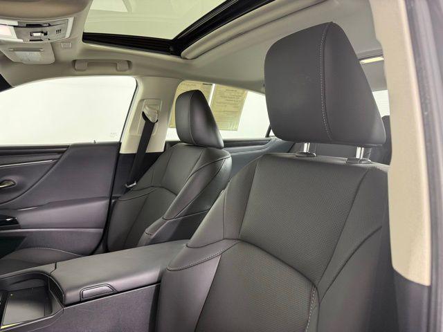 used 2024 Lexus ES 300h car, priced at $45,490