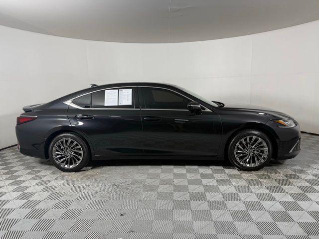 used 2025 Lexus ES 300h car, priced at $48,490
