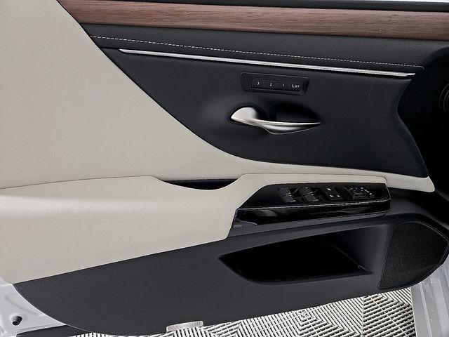 new 2025 Lexus ES 350 car, priced at $47,935