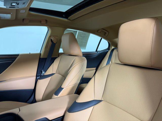 used 2025 Lexus ES 350 car, priced at $44,990