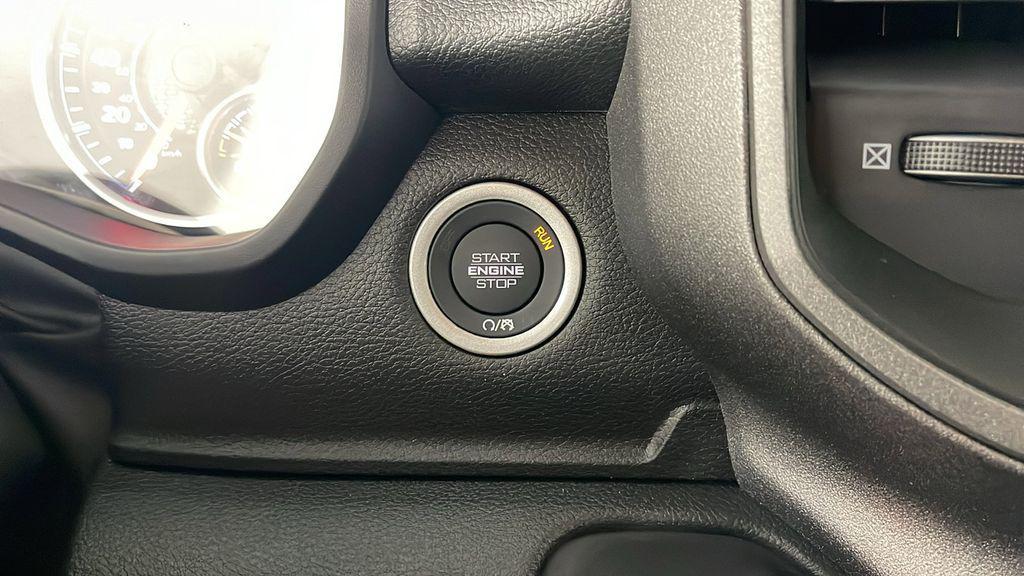 new 2025 Ram 1500 car, priced at $43,951
