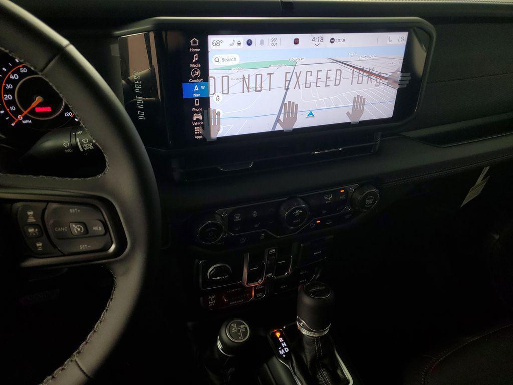 new 2025 Jeep Gladiator car, priced at $55,900