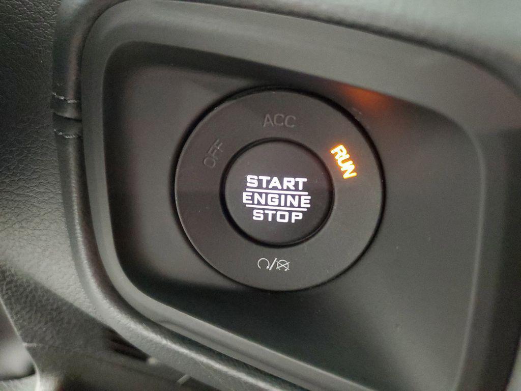 new 2025 Jeep Gladiator car, priced at $55,900