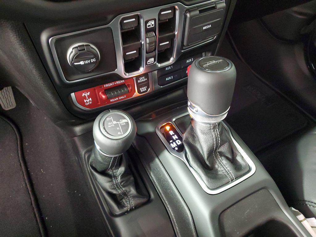 new 2025 Jeep Gladiator car, priced at $55,900