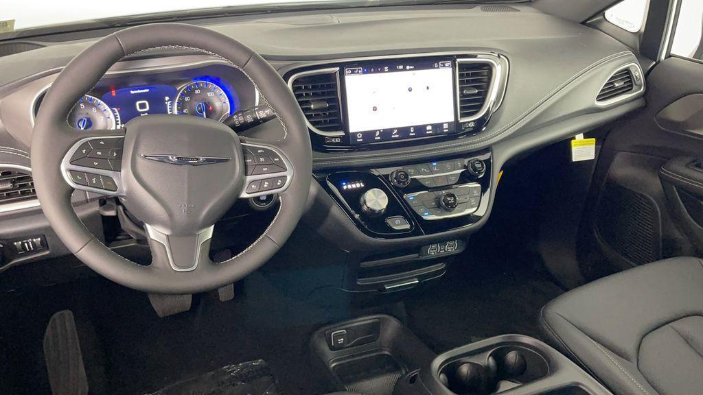 new 2025 Chrysler Pacifica car, priced at $39,950