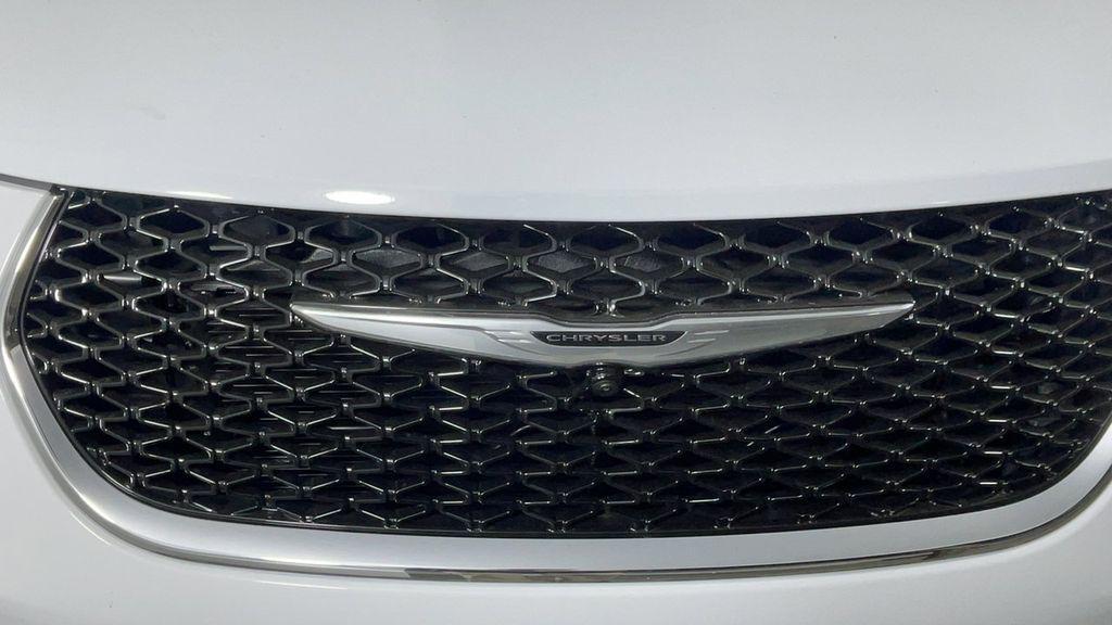 new 2025 Chrysler Pacifica car, priced at $39,950