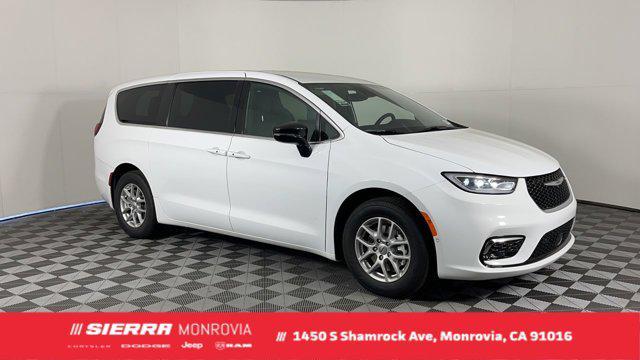 new 2025 Chrysler Pacifica car, priced at $45,425