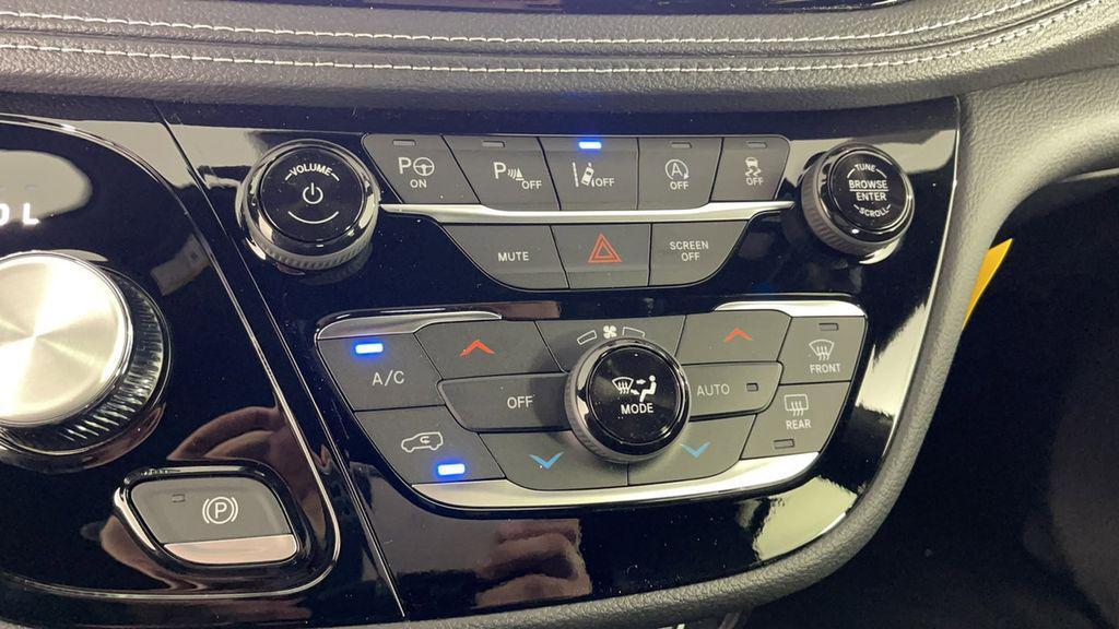 new 2025 Chrysler Pacifica car, priced at $39,950