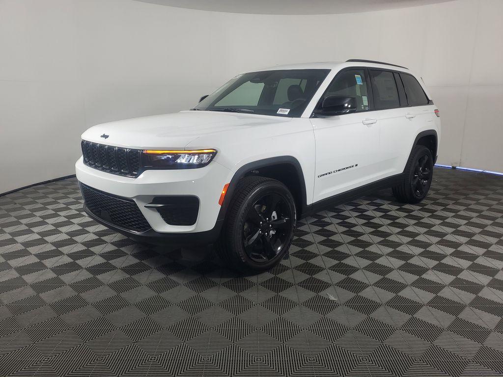 new 2025 Jeep Grand Cherokee car, priced at $42,750