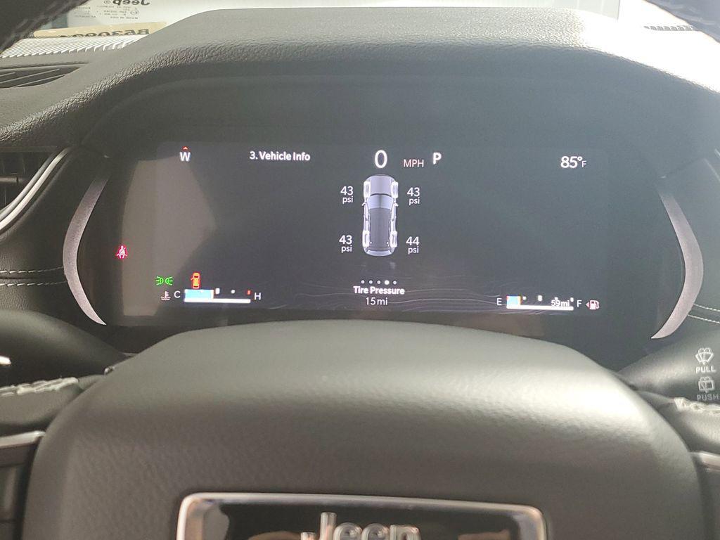 new 2025 Jeep Grand Cherokee car, priced at $42,750