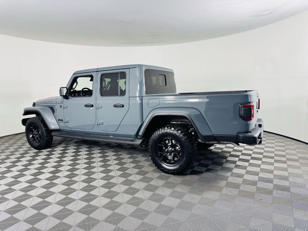 new 2025 Jeep Gladiator car, priced at $45,950