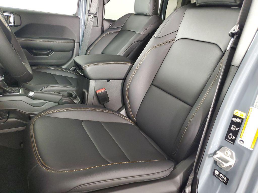 new 2025 Jeep Gladiator car, priced at $47,285