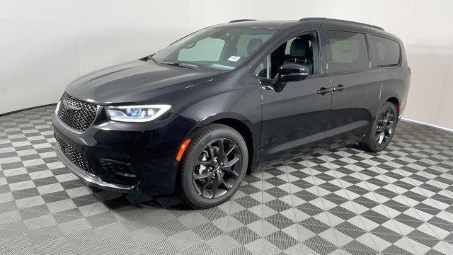 new 2025 Chrysler Pacifica car, priced at $52,545