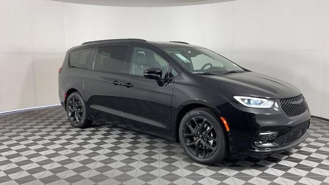 new 2025 Chrysler Pacifica car, priced at $52,545