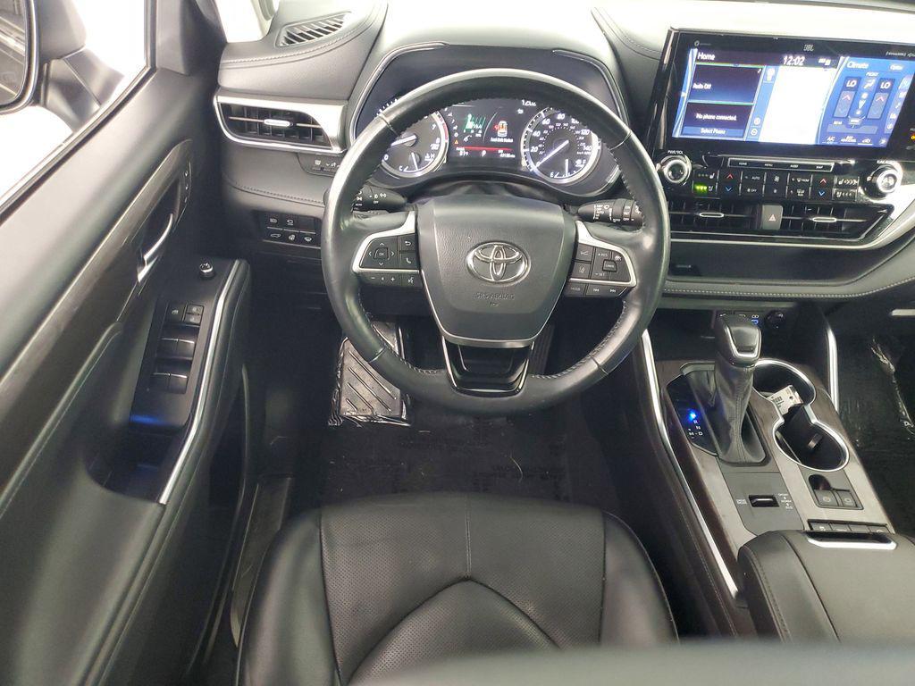 used 2022 Toyota Highlander car, priced at $36,550